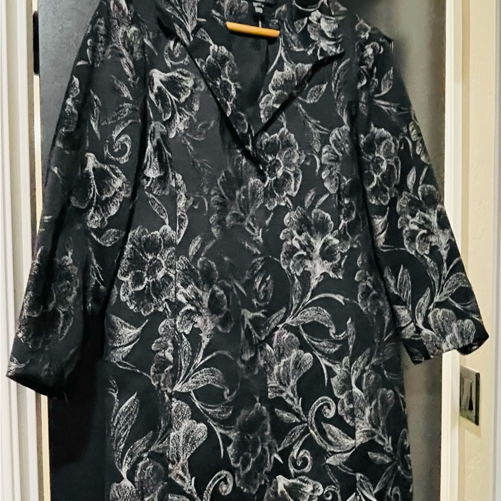 Louben Floral Black and Silver topper Jacket - Picture 7 of 8